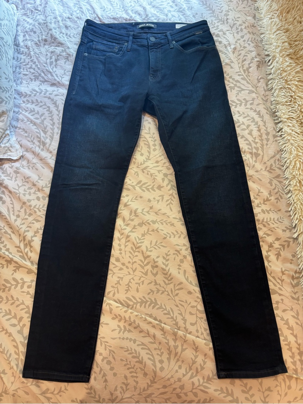 Men’s dark wash skinny jeans